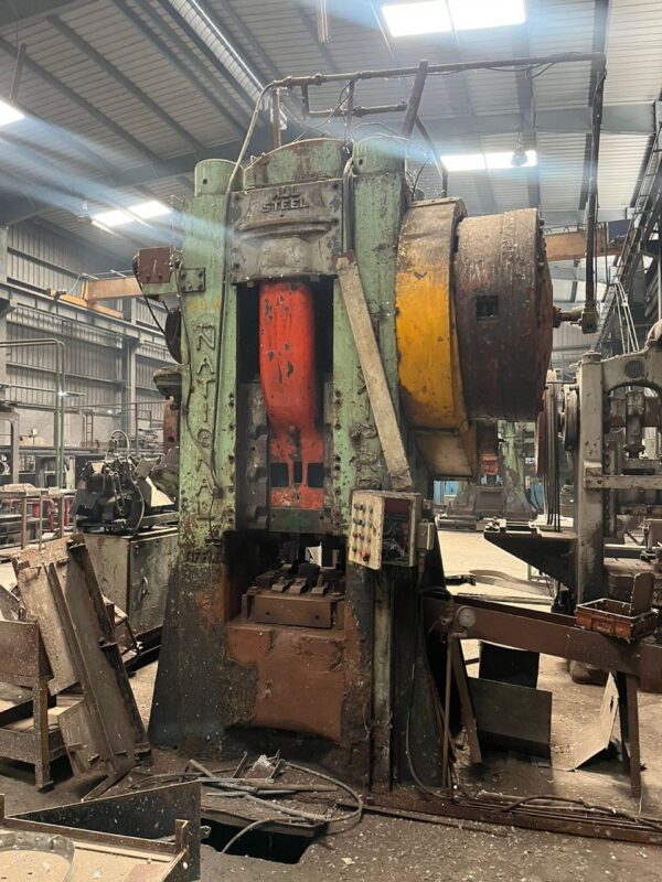 FORGING PRESS NATIONAL 700 TONS