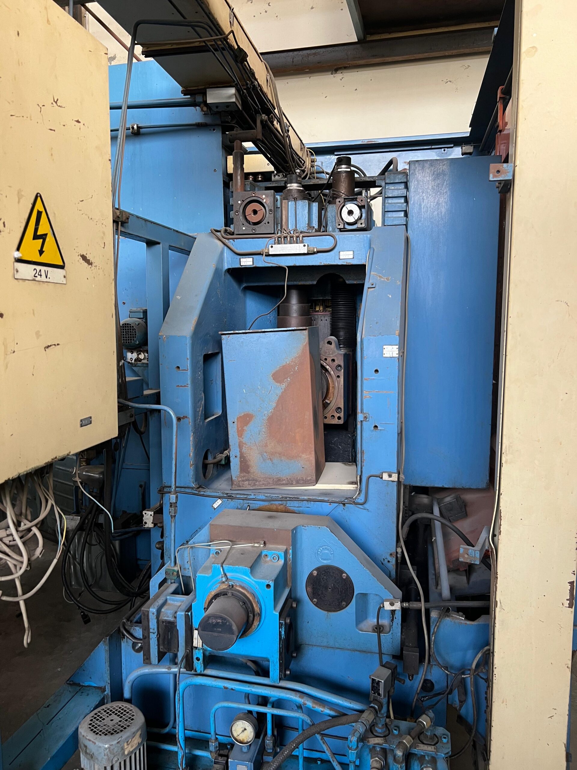 CNC HOBBING CIMA 260 22 - Image 4