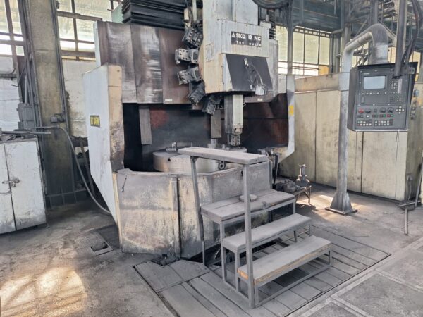 VTL TOS SKQ 12 CNC