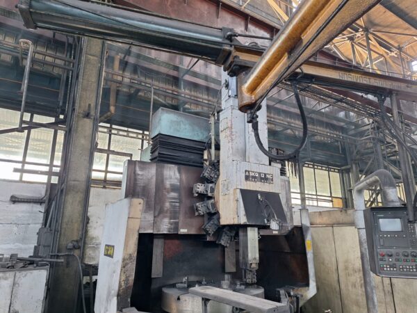 VTL TOS SKQ 12 CNC - Image 2