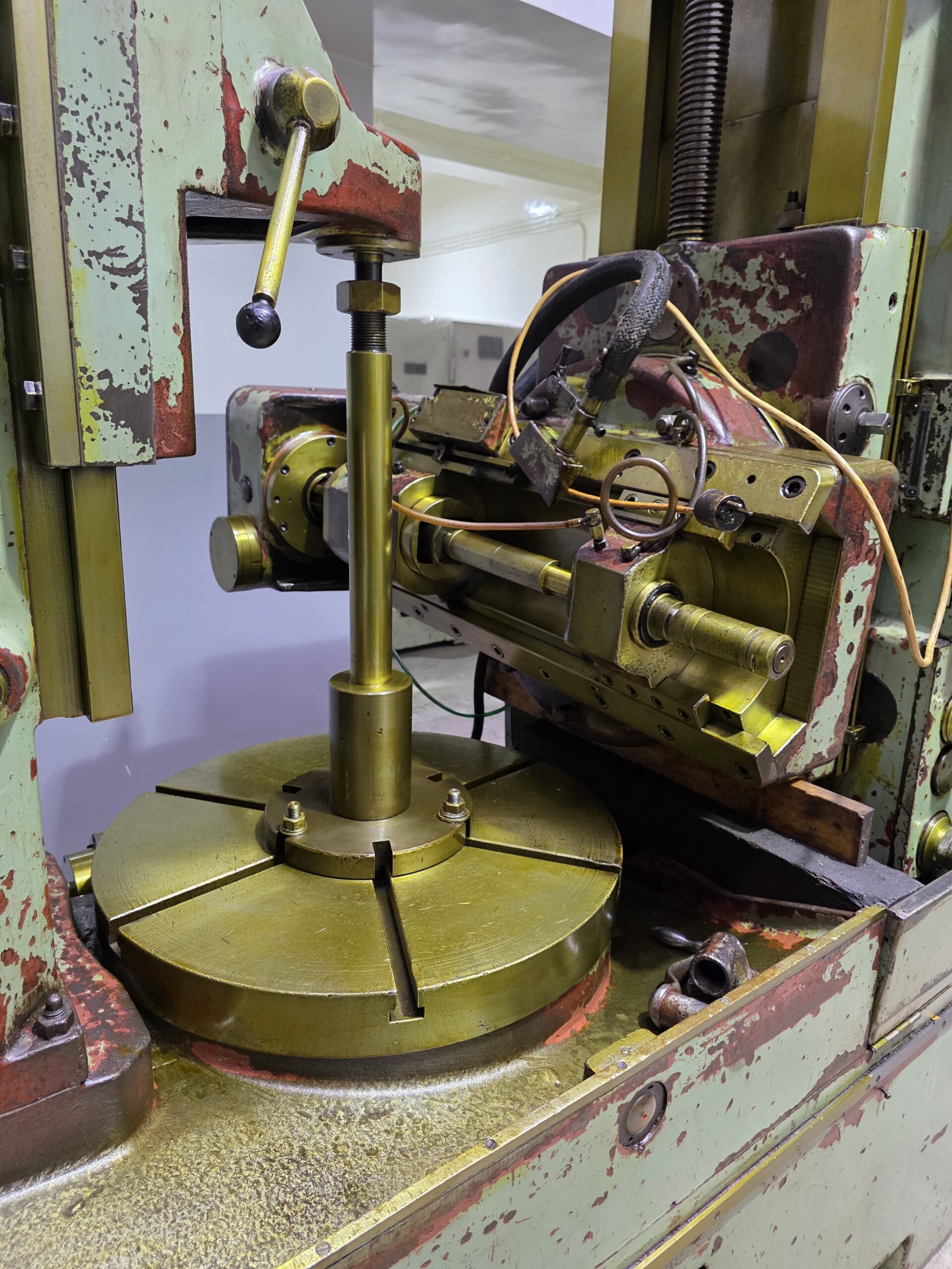 TOS OF71 GEAR HOBBING MACHINE - Image 6